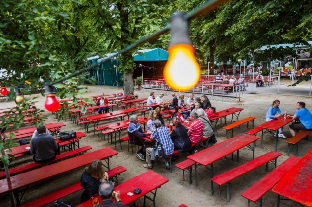 HAMBURGER BIERGARTEN, am Landhaus Walter